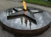 Звезда на пьедестале из черного гранита (518210) монтаж комплект горелка ГВД 379 10 89 00 ПС вечный огонь ø 1100 мм. монолит - массив  в Усинске