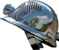 Каска - скульптура абстрактная скульптура из нержавеющей стали на заказ — Усинск  