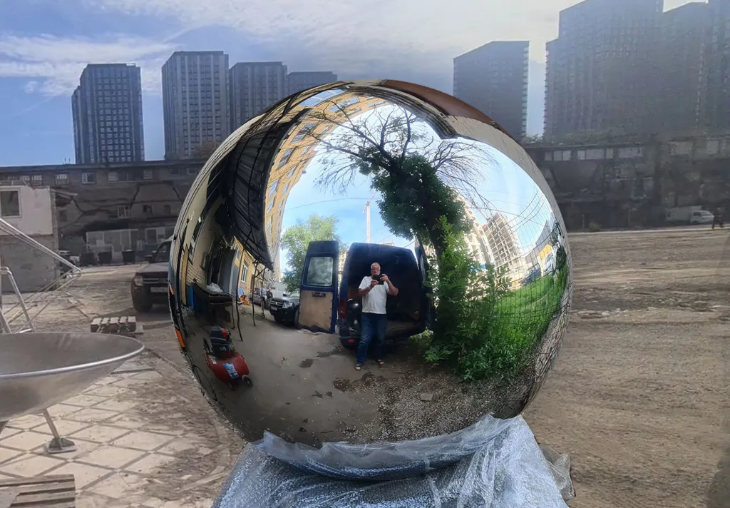 Шары из нержавеющей стали от производителя с зеркальной полировкой поверхности. Металлические сферы изготавливаются из прочного сплава нержавеющей стали марки AISI304. Шары из нержавейки идеально подходят для проектов архитектурного и ландшафтного дизайна. За нами реализация любой концепции и дизайна, за вами выбор металлической сферы из нержавейки… Шары из нержавеющей стали от производителя с зеркальной полировкой поверхности. Металлические сферы изготавливаются из прочного сплава нержавеющей стали марки AISI304. Шары из нержавейки идеально подходят для проектов архитектурного и ландшафтного дизайна. За нами реализация любой концепции и дизайна, за вами выбор металлической сферы из нержавейки…